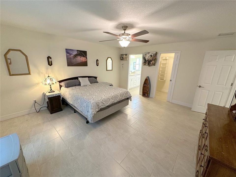 В аренду: $3,500 (3 спален, 2 ванн, 1427 Квадратных фут)