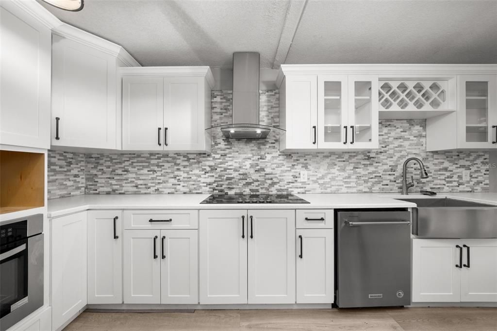 合同活跃: $249,900 (3 贝兹, 2 浴室, 1060 平方英尺)