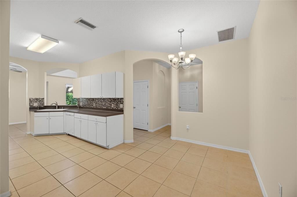 For Sale: $260,000 (2 beds, 2 baths, 1691 Square Feet)