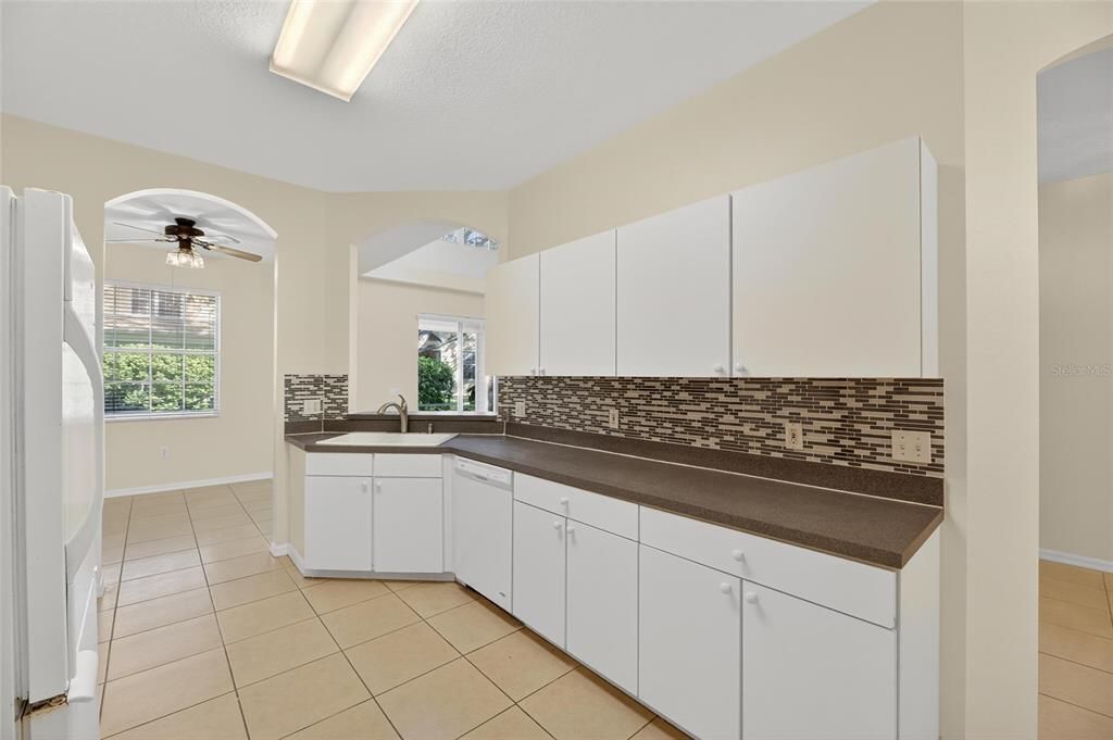 For Sale: $260,000 (2 beds, 2 baths, 1691 Square Feet)