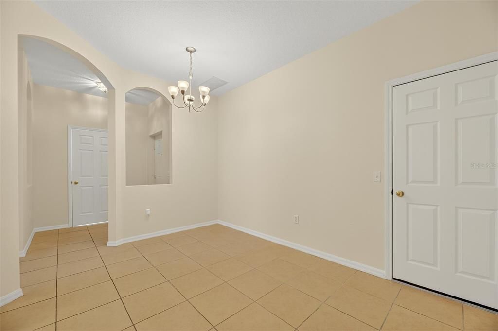 For Sale: $260,000 (2 beds, 2 baths, 1691 Square Feet)