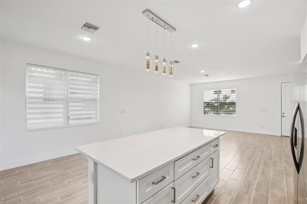 For Rent: $2,100 (3 beds, 2 baths, 1506 Square Feet)