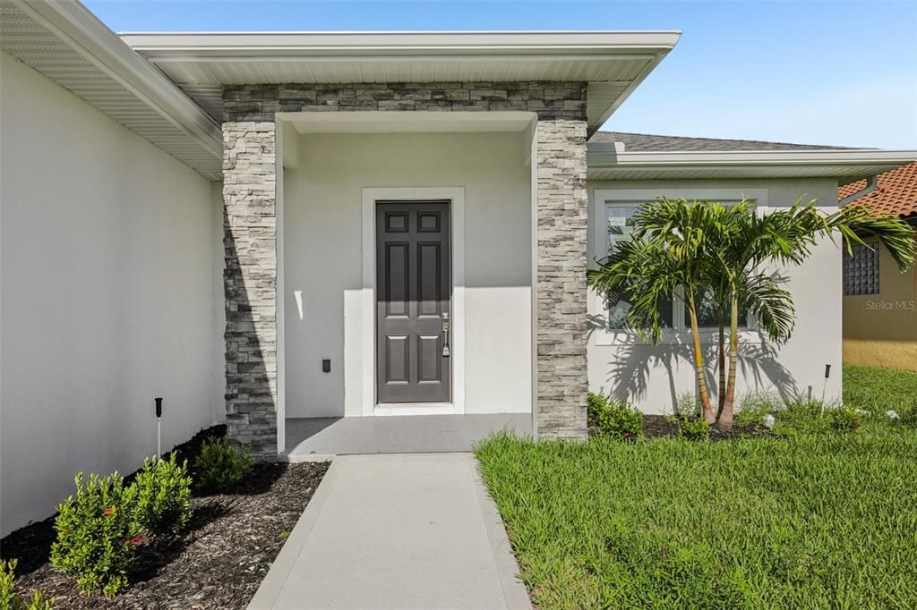 For Rent: $2,100 (3 beds, 2 baths, 1506 Square Feet)