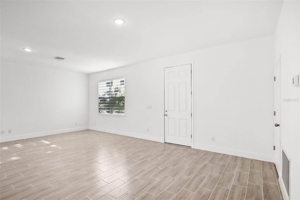 For Rent: $2,100 (3 beds, 2 baths, 1506 Square Feet)