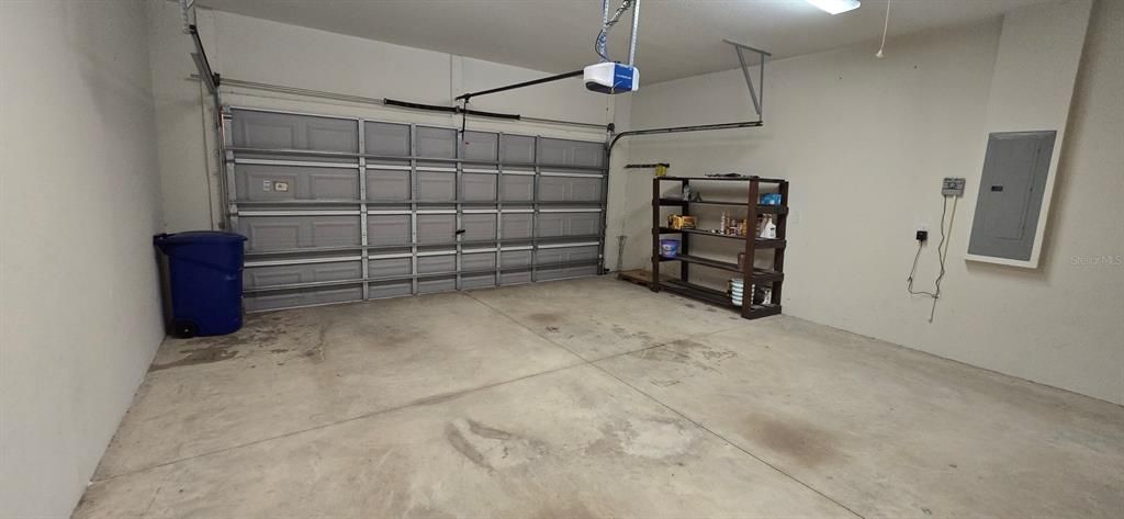 For Rent: $2,050 (3 beds, 2 baths, 1918 Square Feet)