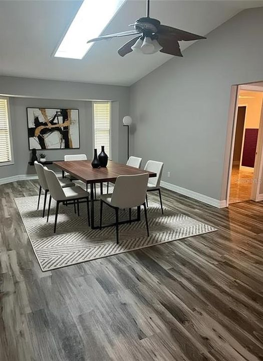 На продажу: $440,000 (4 спален, 2 ванн, 2043 Квадратных фут)