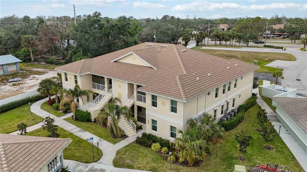 待售: $310,000 (2 贝兹, 2 浴室, 1150 平方英尺)