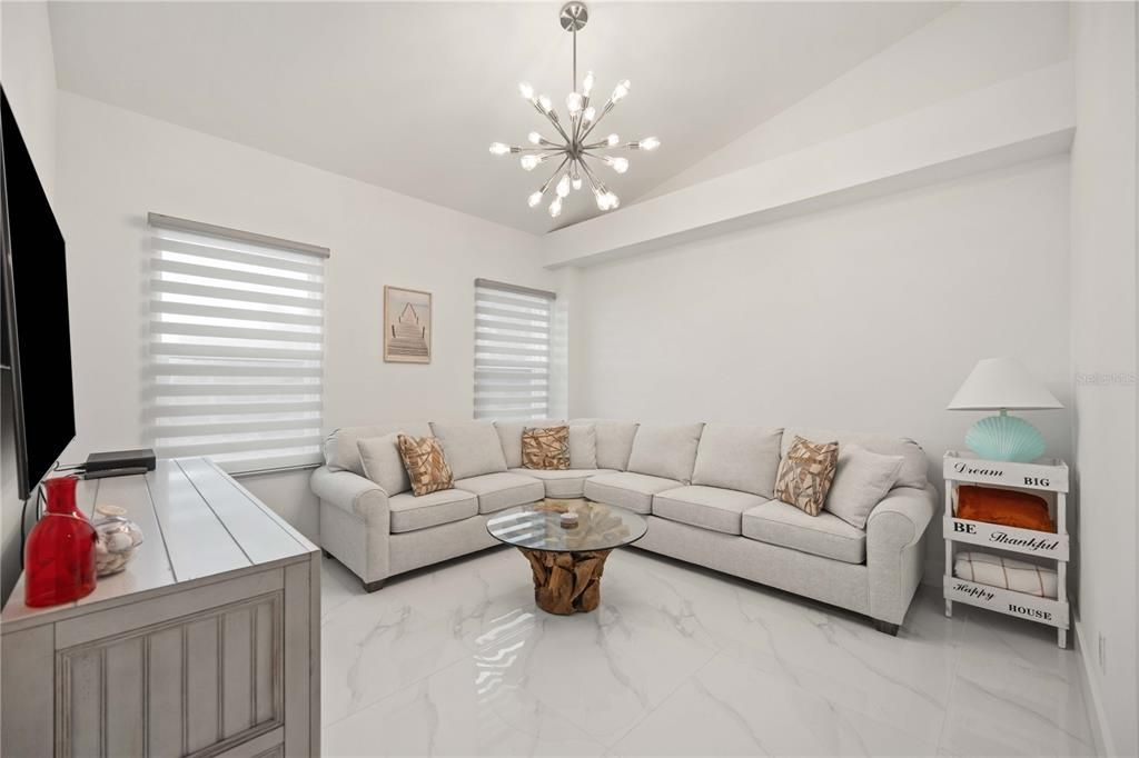 待售: $310,000 (2 贝兹, 2 浴室, 1150 平方英尺)