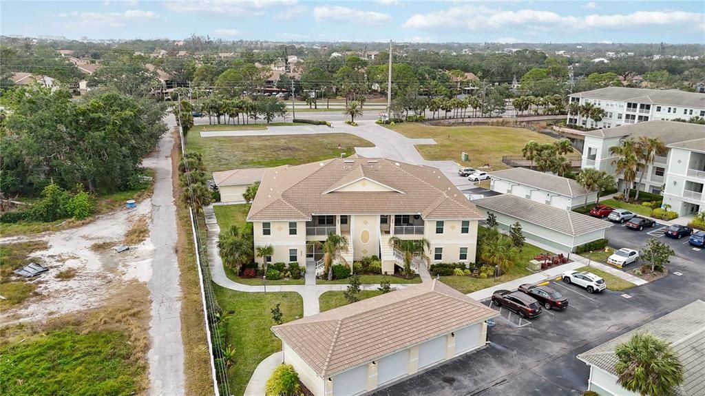 待售: $310,000 (2 贝兹, 2 浴室, 1150 平方英尺)