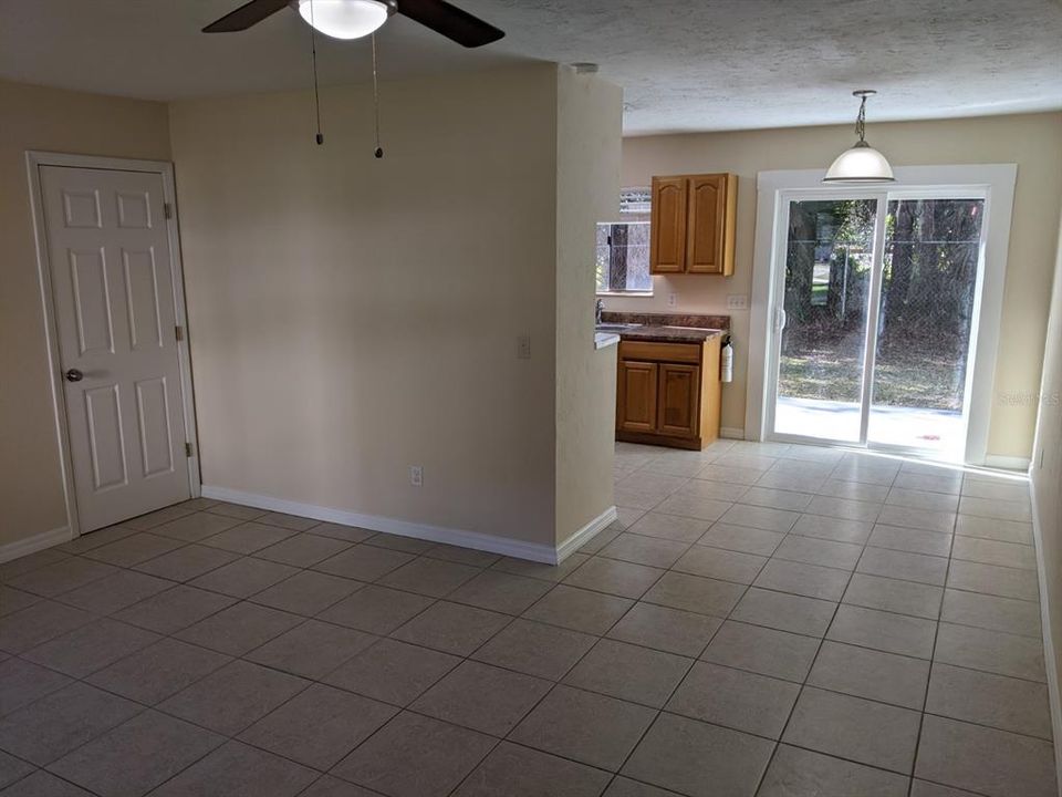 En Renta: $1,250 (2 camas, 1 baños, 990 Pies cuadrados)