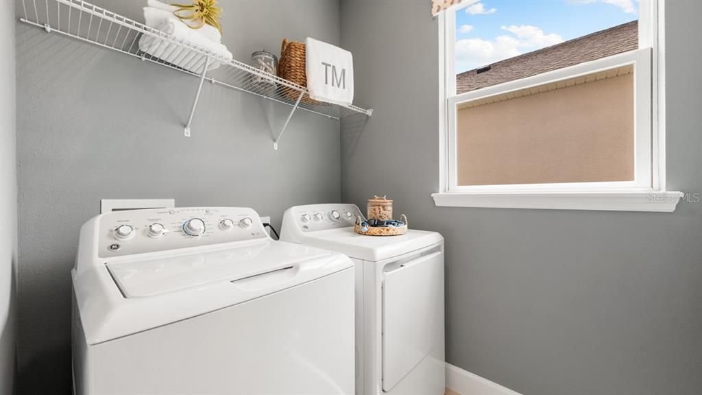 Active With Contract: $514,999 (3 beds, 2 baths, 2652 Square Feet)