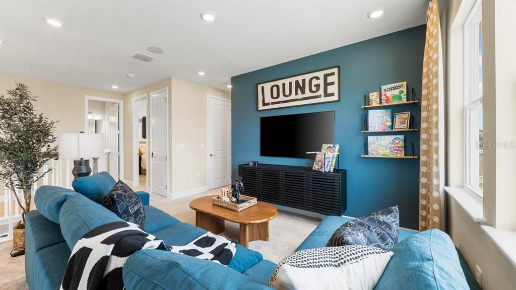 Active With Contract: $514,999 (3 beds, 2 baths, 2652 Square Feet)