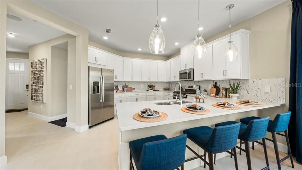 Active With Contract: $514,999 (3 beds, 2 baths, 2652 Square Feet)