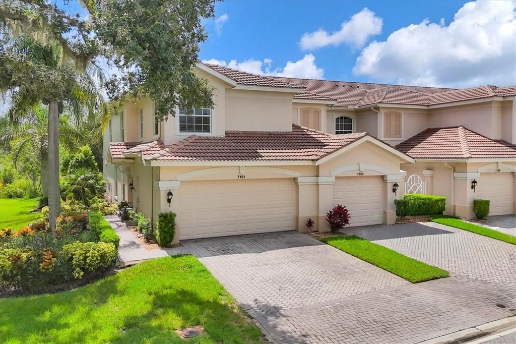 Недавно продано: $424,000 (3 спален, 2 ванн, 2045 Квадратных фут)