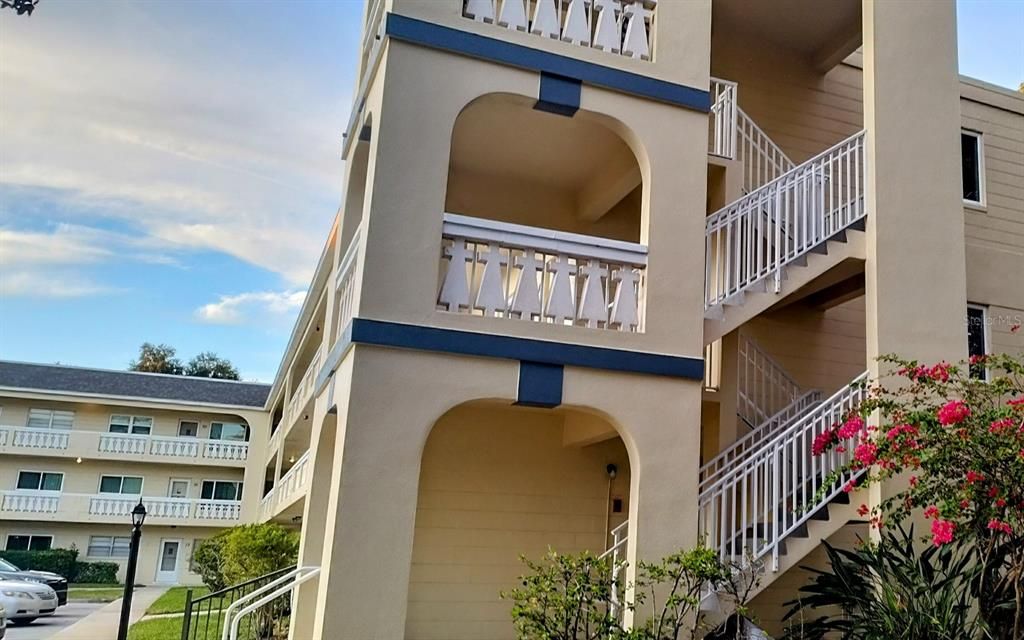 Activo con contrato: $1,850 (2 camas, 2 baños, 1100 Pies cuadrados)