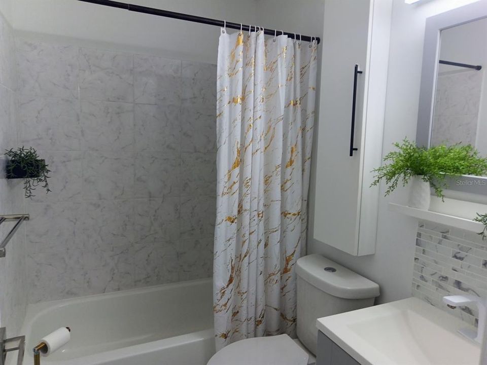 Activo con contrato: $1,850 (2 camas, 2 baños, 1100 Pies cuadrados)