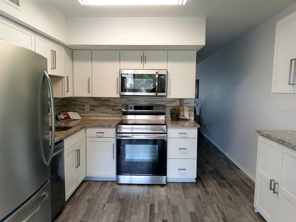 Activo con contrato: $1,850 (2 camas, 2 baños, 1100 Pies cuadrados)