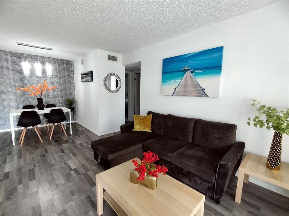 Activo con contrato: $1,850 (2 camas, 2 baños, 1100 Pies cuadrados)