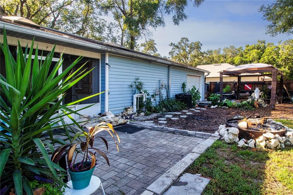 待售: $299,000 (3 贝兹, 2 浴室, 1296 平方英尺)