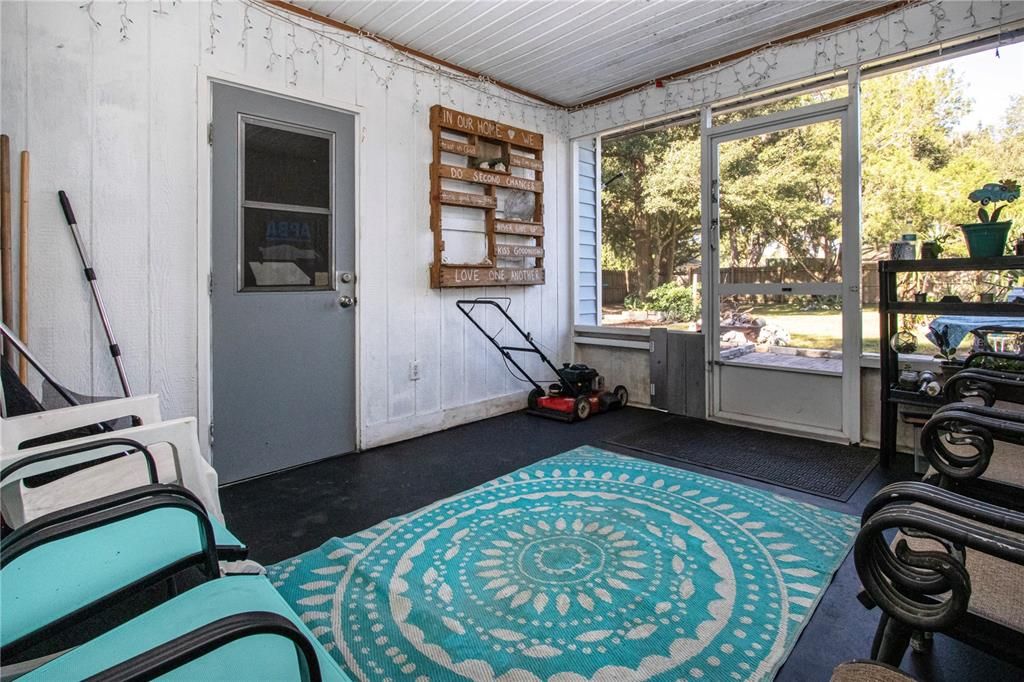 待售: $299,000 (3 贝兹, 2 浴室, 1296 平方英尺)