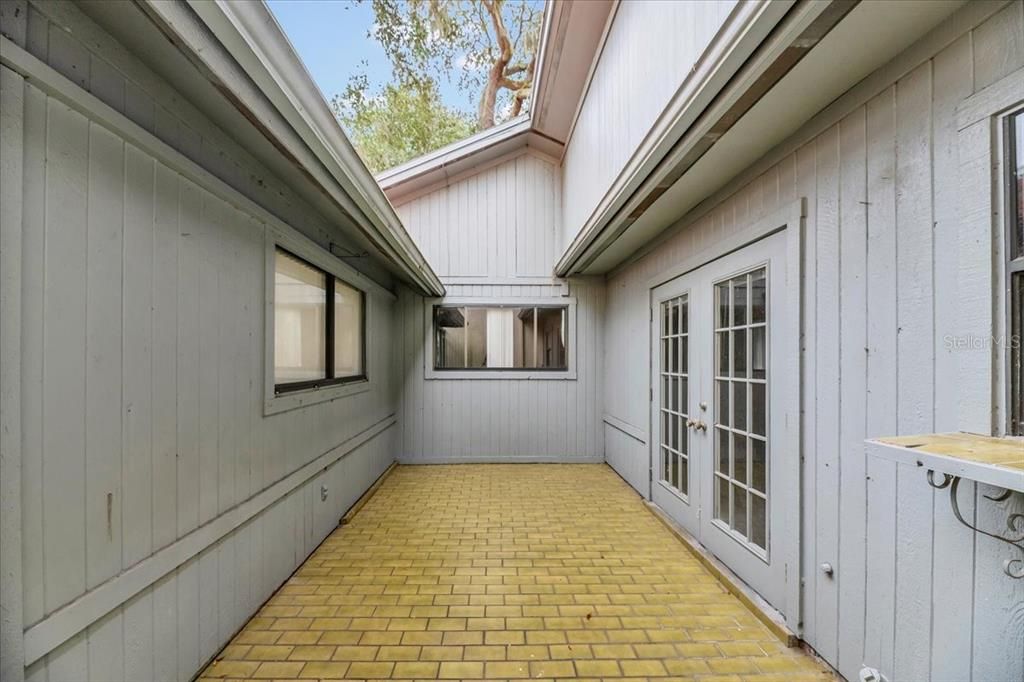 待售: $214,000 (3 贝兹, 2 浴室, 1575 平方英尺)