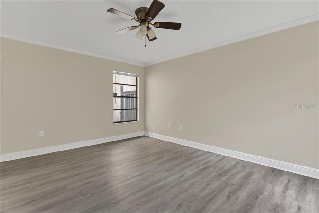 待售: $214,000 (3 贝兹, 2 浴室, 1575 平方英尺)