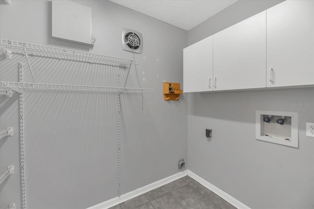 待售: $214,000 (3 贝兹, 2 浴室, 1575 平方英尺)