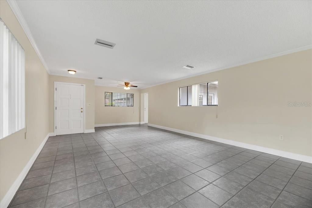 待售: $214,000 (3 贝兹, 2 浴室, 1575 平方英尺)