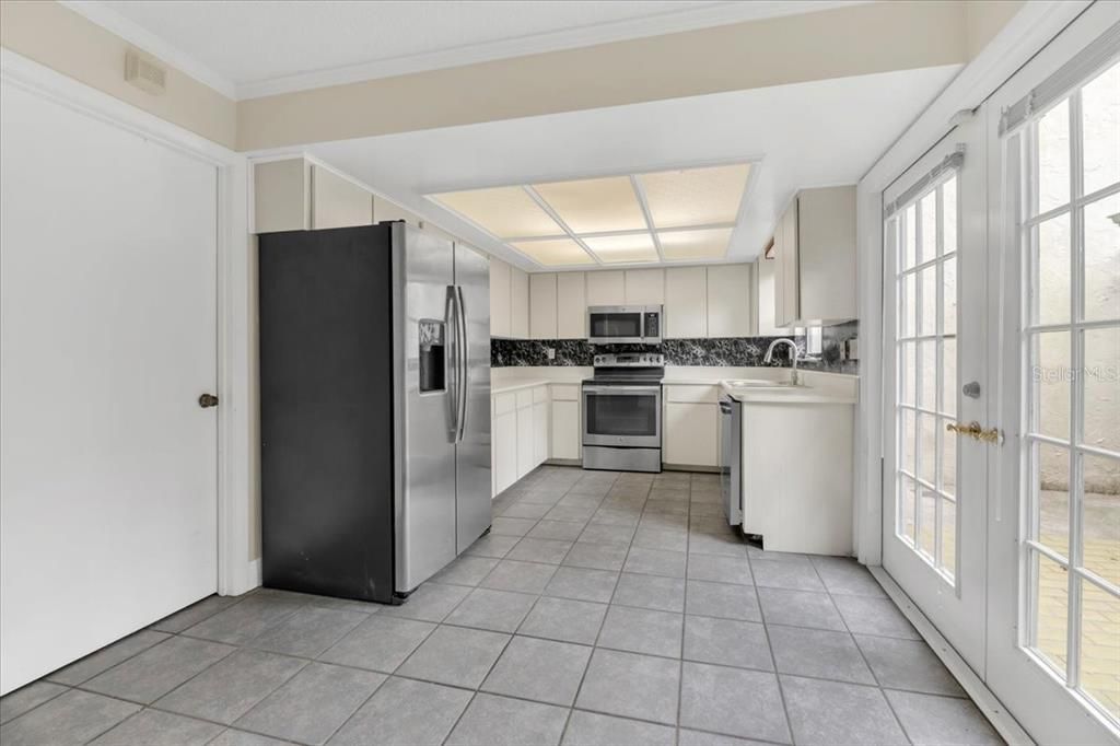 待售: $214,000 (3 贝兹, 2 浴室, 1575 平方英尺)