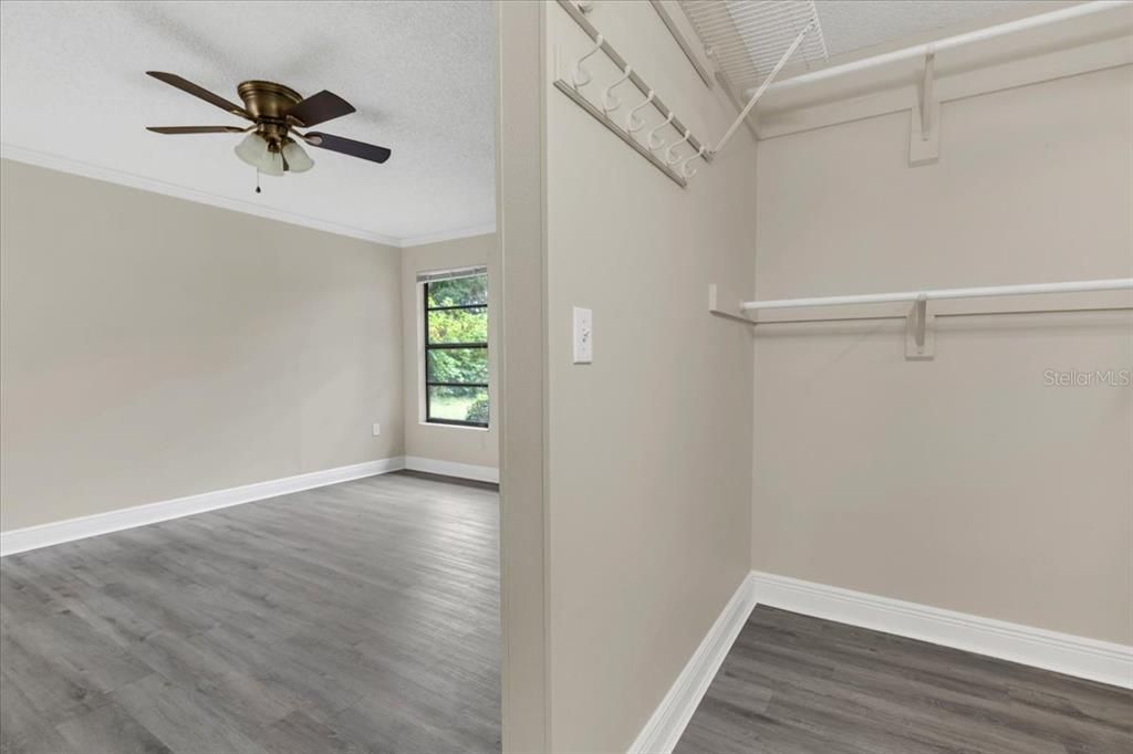 待售: $214,000 (3 贝兹, 2 浴室, 1575 平方英尺)