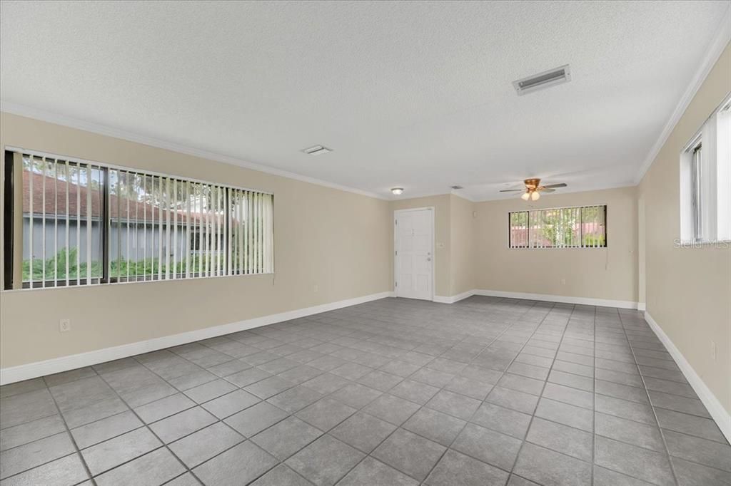 待售: $214,000 (3 贝兹, 2 浴室, 1575 平方英尺)