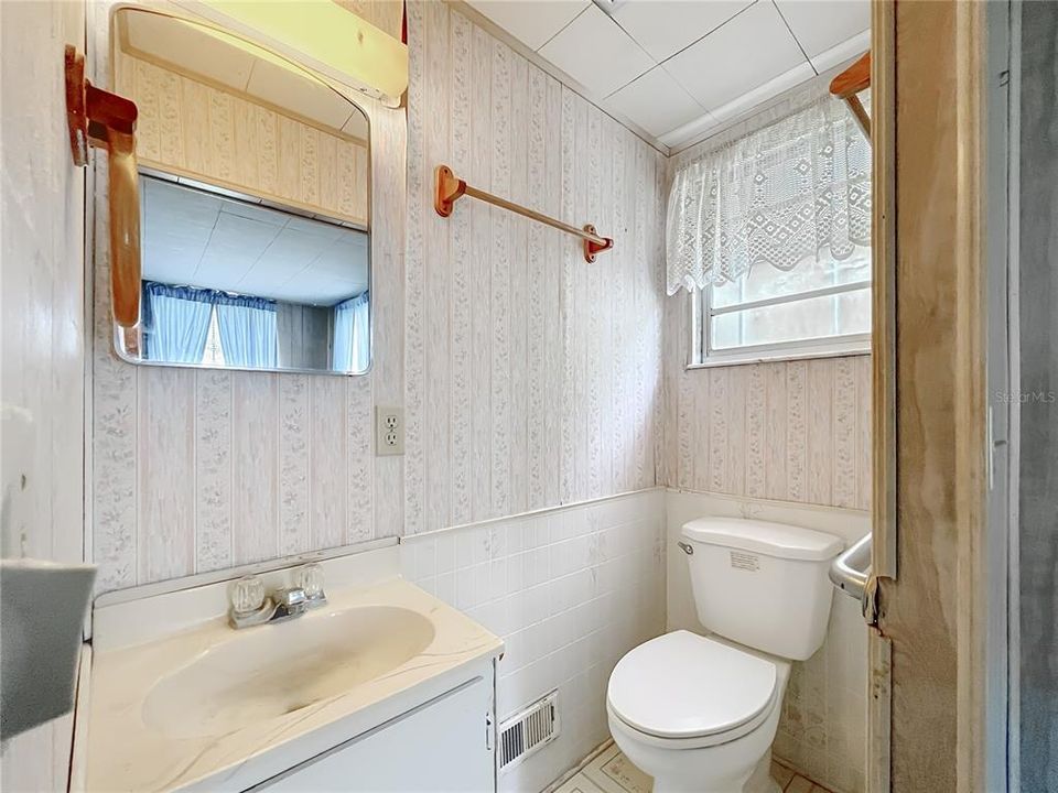 En Venta: $112,500 (3 camas, 3 baños, 1318 Pies cuadrados)