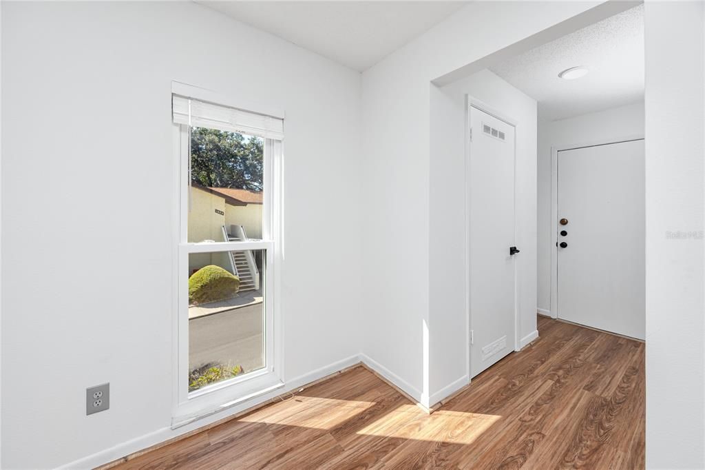 Activo con contrato: $1,500 (2 camas, 1 baños, 704 Pies cuadrados)