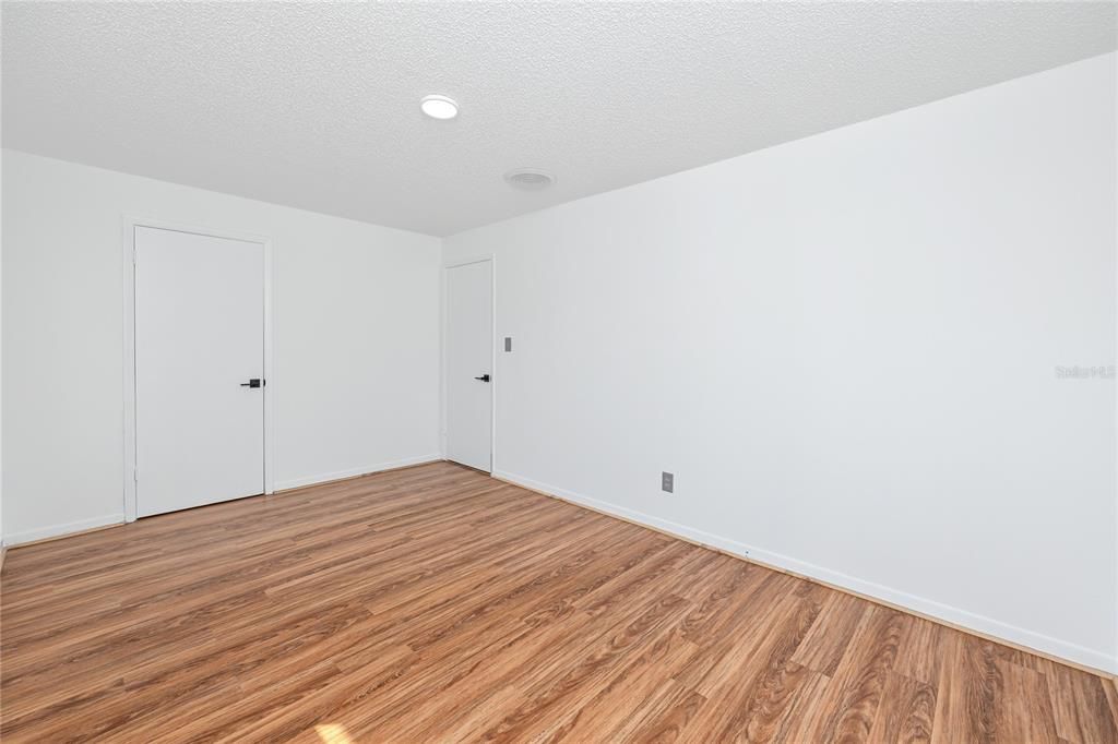 Activo con contrato: $1,500 (2 camas, 1 baños, 704 Pies cuadrados)