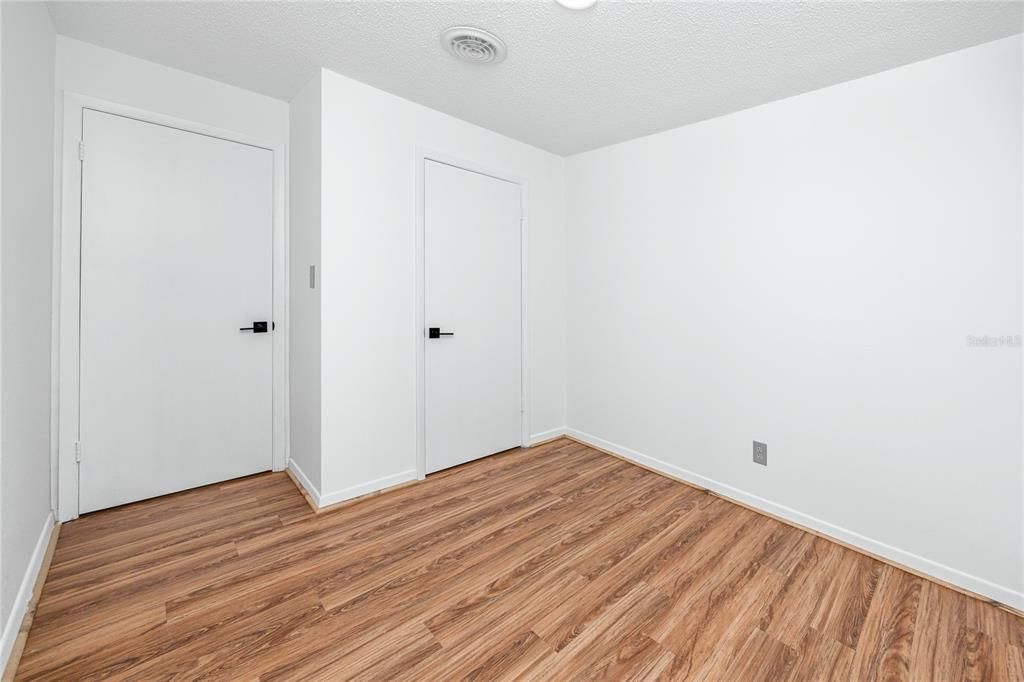 Activo con contrato: $1,500 (2 camas, 1 baños, 704 Pies cuadrados)