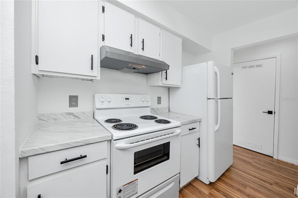 Activo con contrato: $1,500 (2 camas, 1 baños, 704 Pies cuadrados)