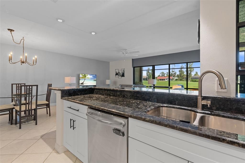 待售: $295,000 (2 贝兹, 2 浴室, 1154 平方英尺)