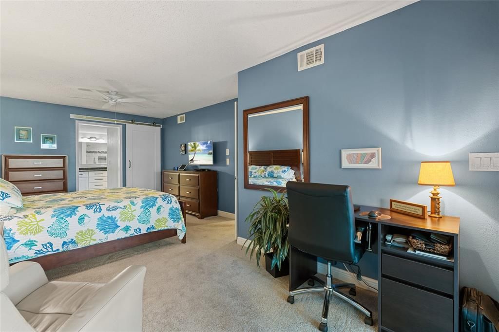 待售: $295,000 (2 贝兹, 2 浴室, 1154 平方英尺)