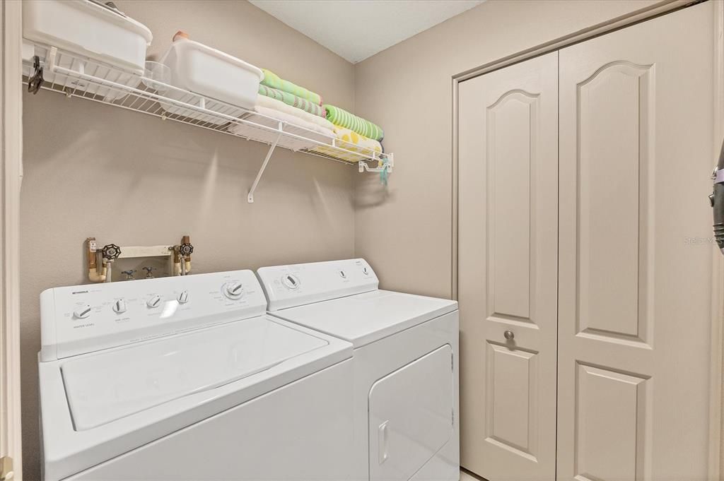 待售: $373,500 (2 贝兹, 2 浴室, 1333 平方英尺)