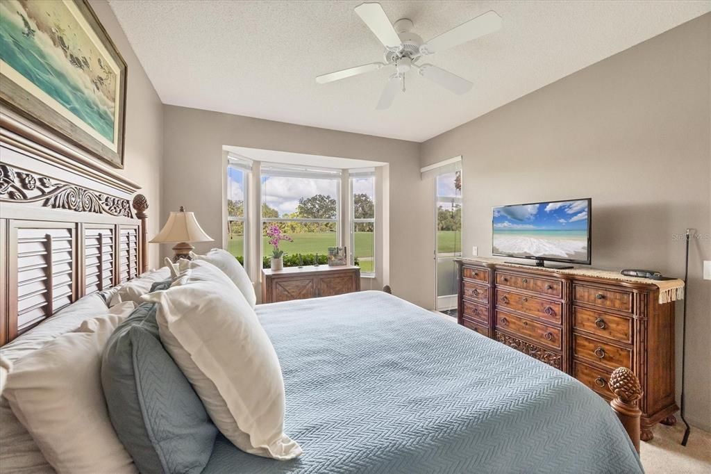 待售: $373,500 (2 贝兹, 2 浴室, 1333 平方英尺)