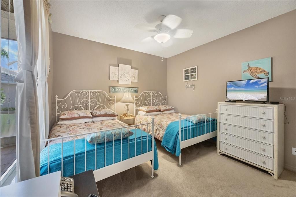 待售: $373,500 (2 贝兹, 2 浴室, 1333 平方英尺)