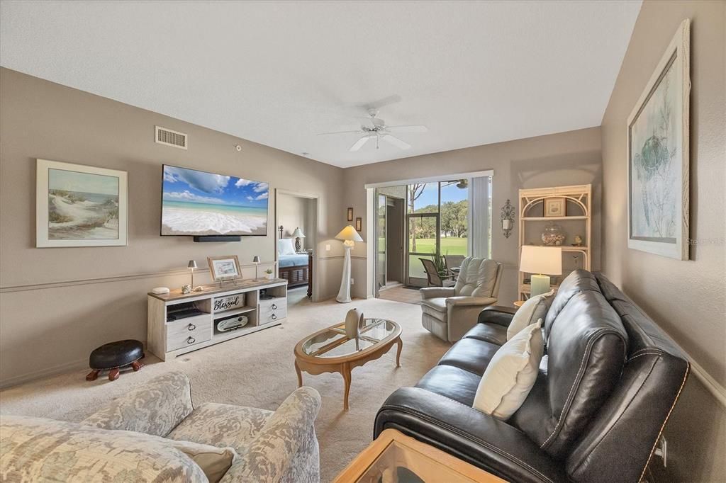 待售: $373,500 (2 贝兹, 2 浴室, 1333 平方英尺)