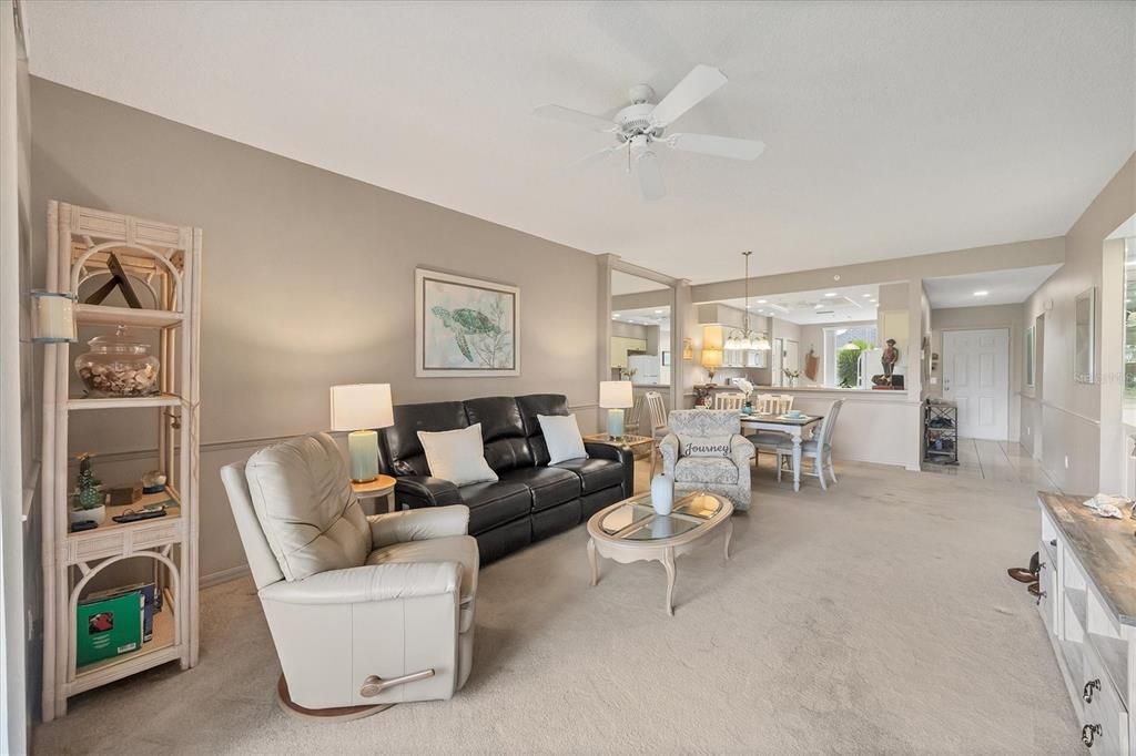 待售: $373,500 (2 贝兹, 2 浴室, 1333 平方英尺)