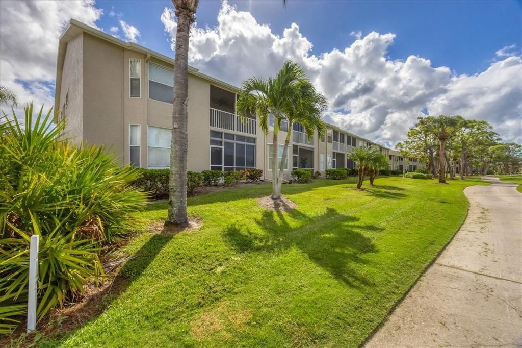 待售: $373,500 (2 贝兹, 2 浴室, 1333 平方英尺)