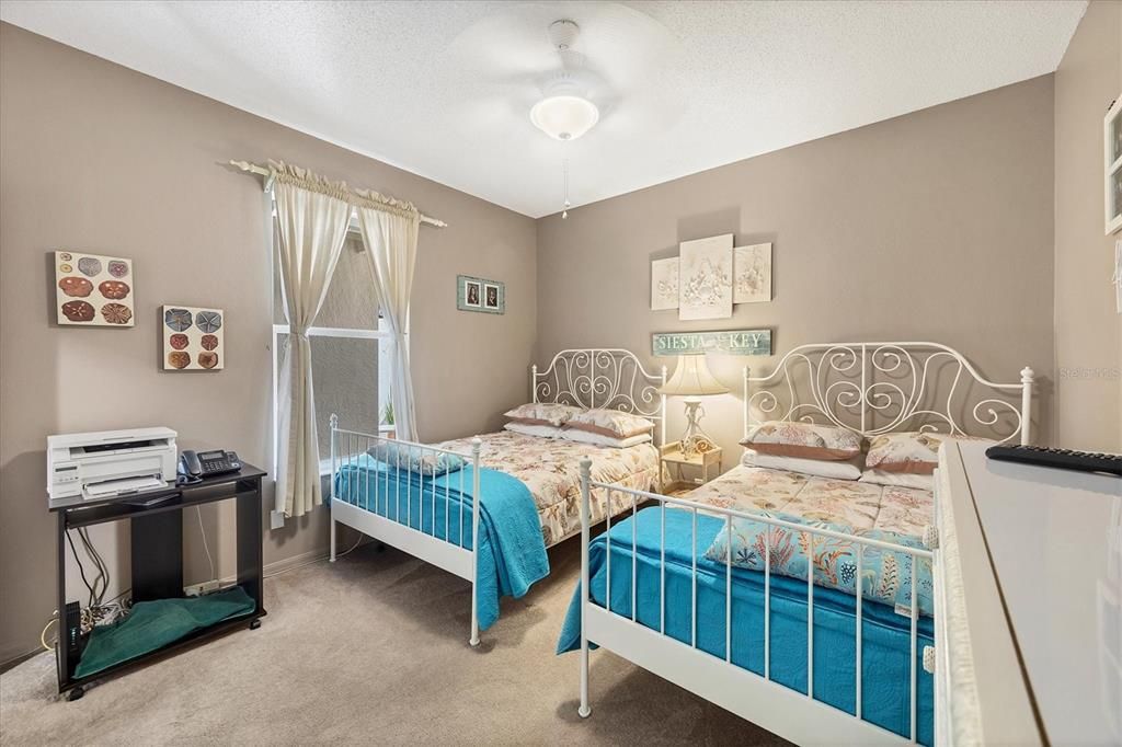 待售: $373,500 (2 贝兹, 2 浴室, 1333 平方英尺)