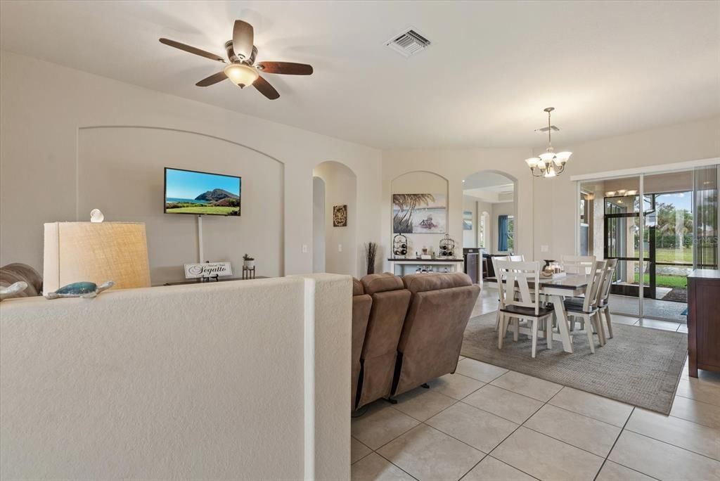 На продажу: $475,000 (4 спален, 3 ванн, 2223 Квадратных фут)