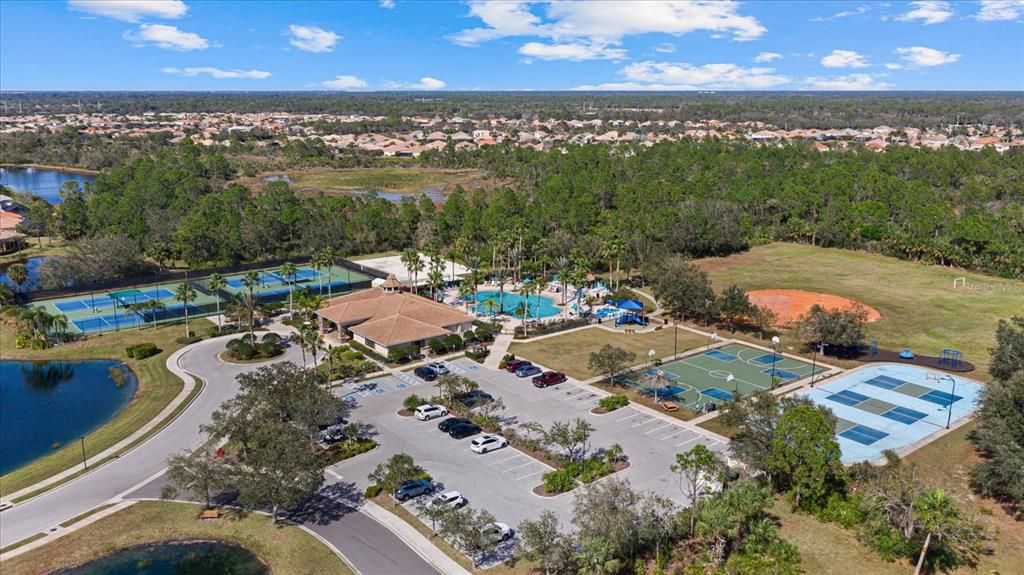 На продажу: $475,000 (4 спален, 3 ванн, 2223 Квадратных фут)