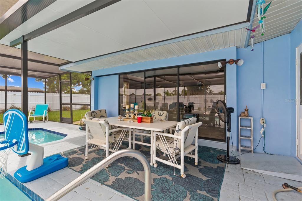 For Sale: $318,899 (3 beds, 2 baths, 1803 Square Feet)