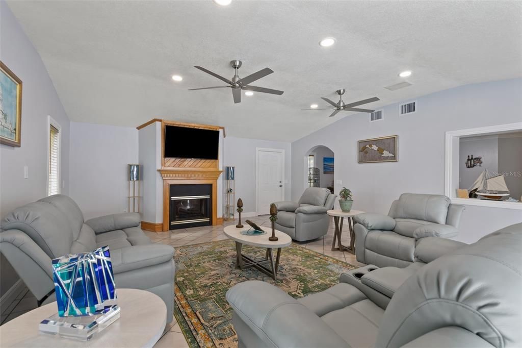 For Sale: $318,899 (3 beds, 2 baths, 1803 Square Feet)