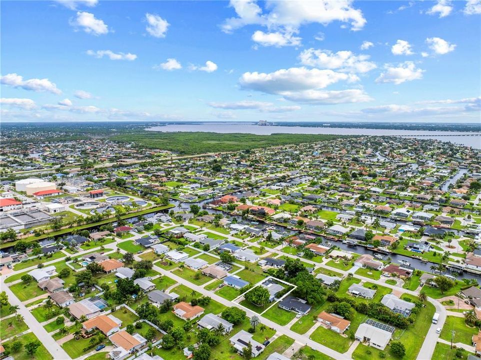 For Sale: $318,899 (3 beds, 2 baths, 1803 Square Feet)